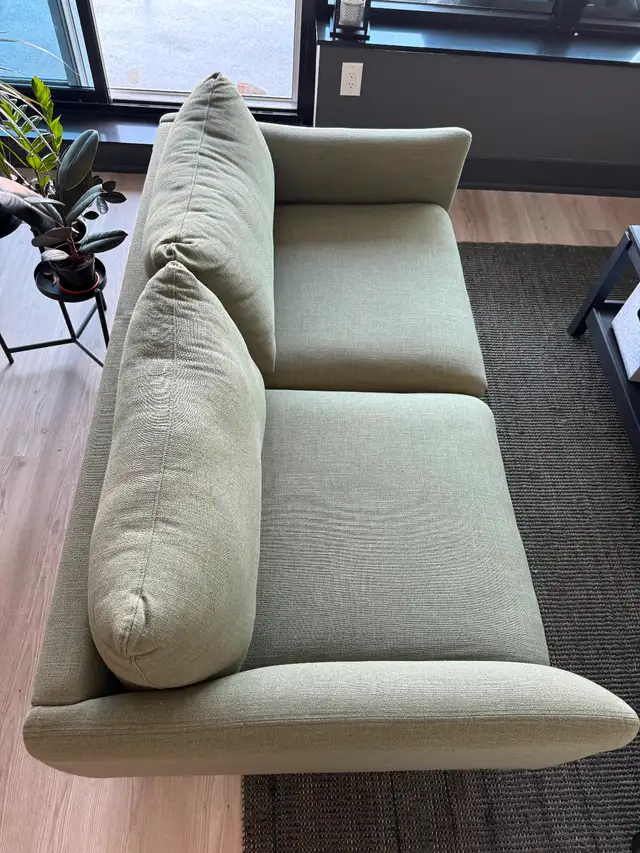 Mid century modern couch in Couches & Futons in City of Halifax - Image 4