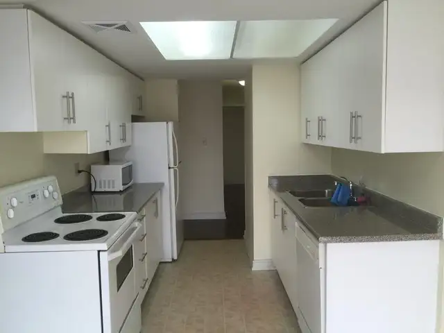 2 Bedrooms   Den Available For Rent April/2026