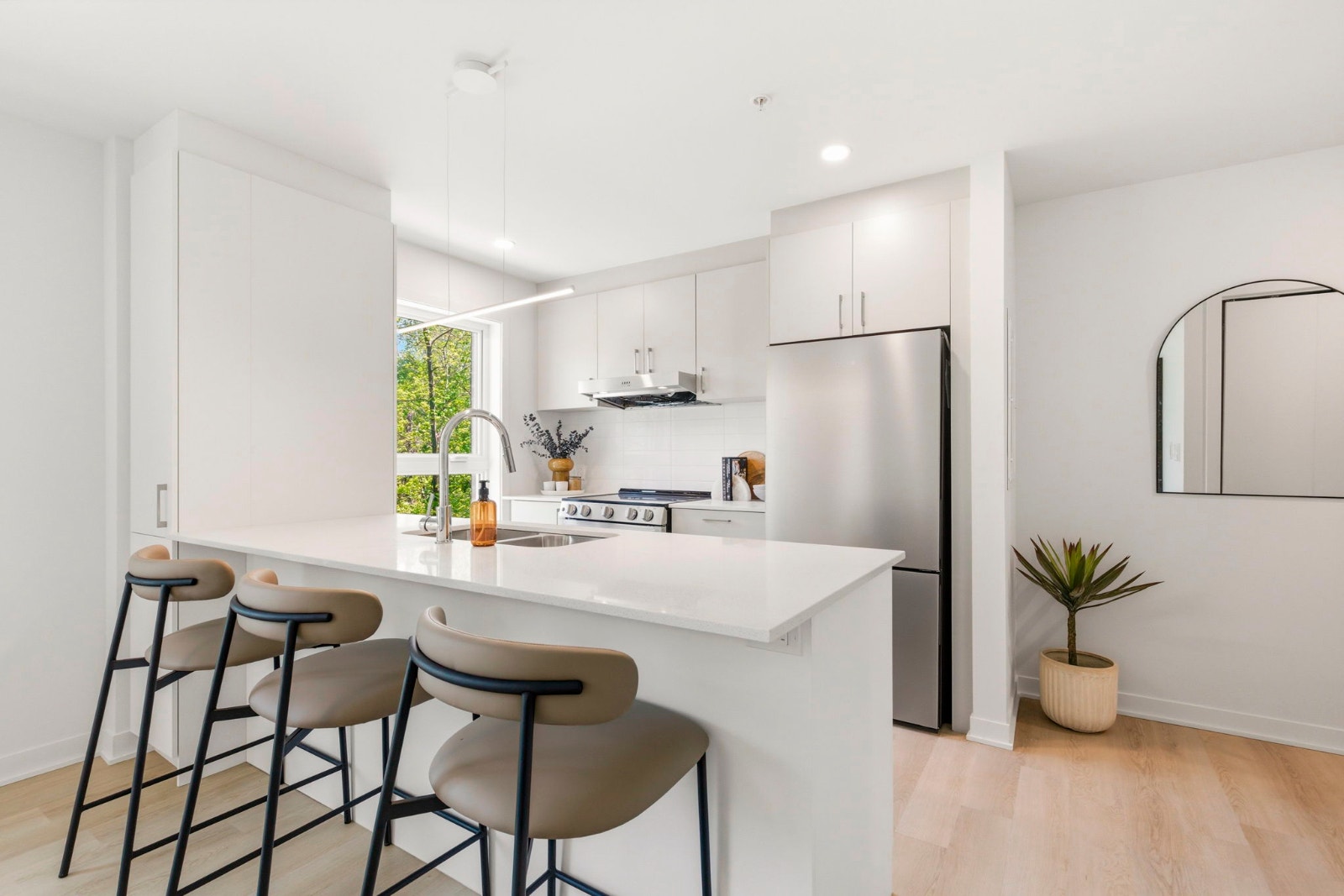 1 Bed 1 Bath- Apartement — photo 2