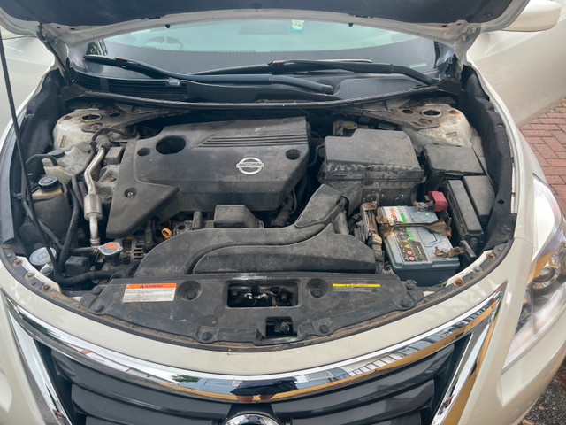 2014 Nissan Altima 2.5 SV (White)  for sale reach through kijiji in Cars & Trucks in Markham / York Region - Image 3