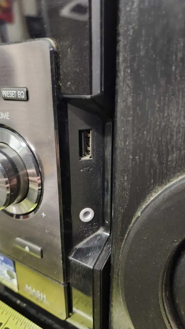 Panasonic SA-PM46 mini CD/Stereo in Stereo Systems & Home Theatre in Red Deer - Image 4