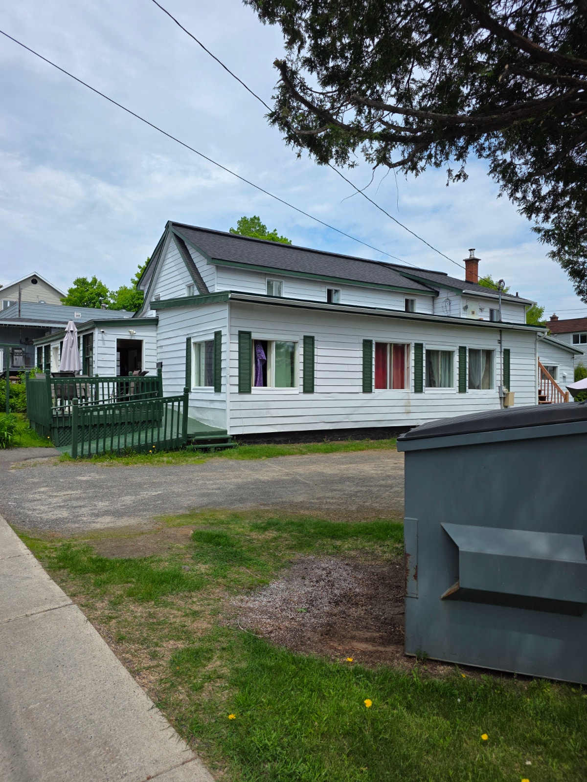 CHAMBRE À LOUER À SAINT-AGATHE-DES-MONTS PRÈS DE TOUT LES SERVI — photo 1
