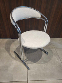 Belle chaise chrome vintage 