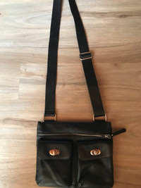 Black danier leather purse 