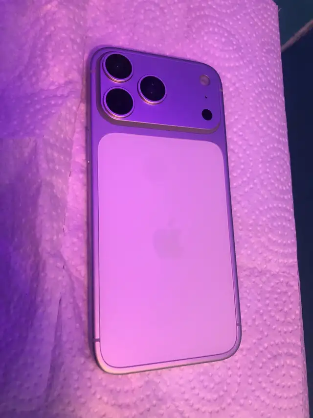 iphone 17 pro max 2 tb in Cell Phones in Delta/Surrey/Langley - Image 3