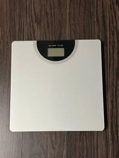 Use two AAA batteries to measure weight… Pickup is available at 30 boxwood cresent, Markham.