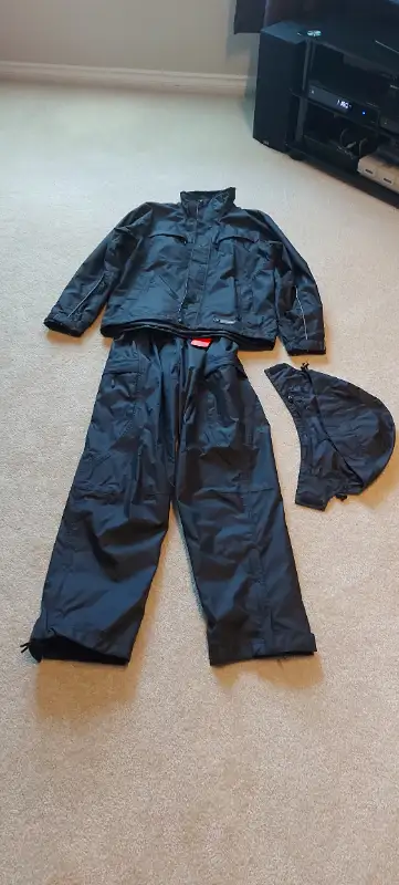 Never used WETSKINS Rain Gear (Size M)632350148065291225