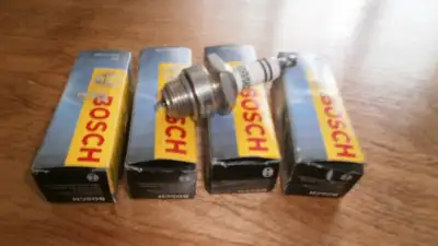 bougie pour motoneige elan moteur 247cc