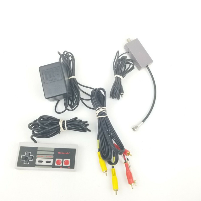 Nintendo nes classic avec supermario3 dans Consoles classiques  à Ouest de l’Île - Image 2