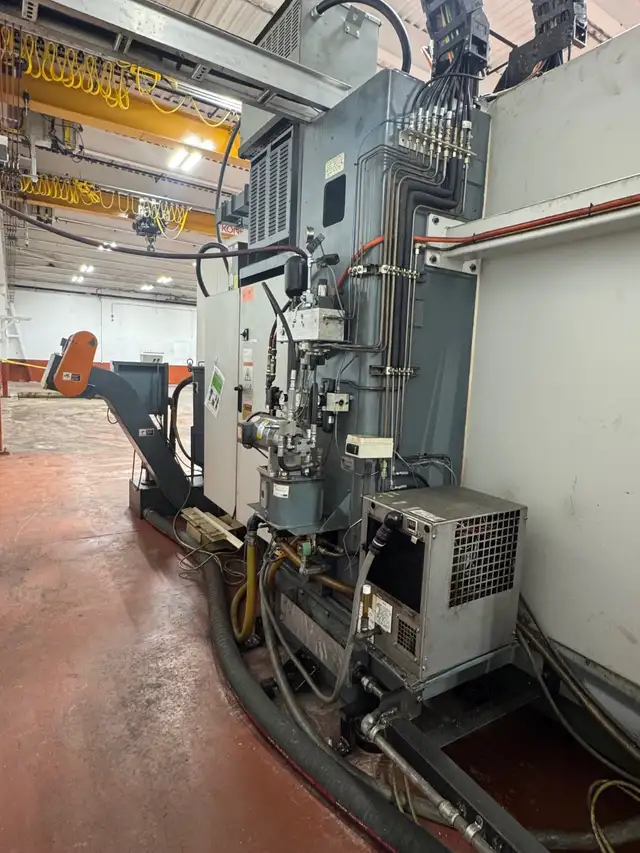 Cincinnati V5-3000 - Centre usinage vertical CNC 5 axes in Other in Drummondville - Image 8
