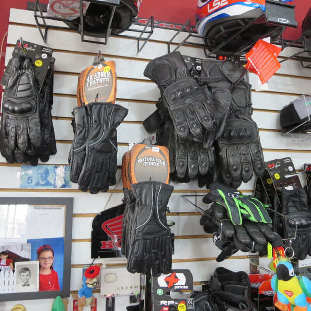 Leather Motorcycle Gloves Assorted Styles - RE-GEAR Oshawa in Men's in Oshawa / Durham Region - Image 4