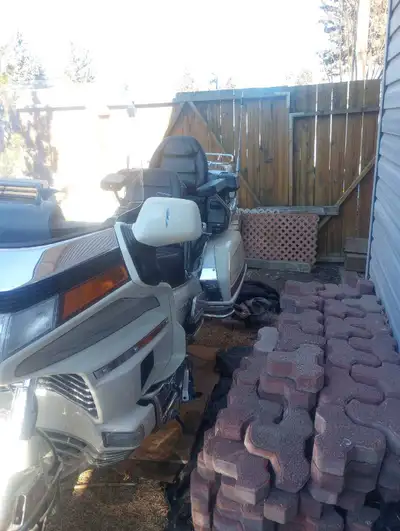 1990 Honda GL 1500 SE, Alberta registration, maintained by mechanic, new tires, battery, fork seals...