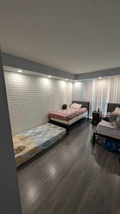 ROOM AVAILABLE IN LUXURY CONDO SHARING WITH BOYS