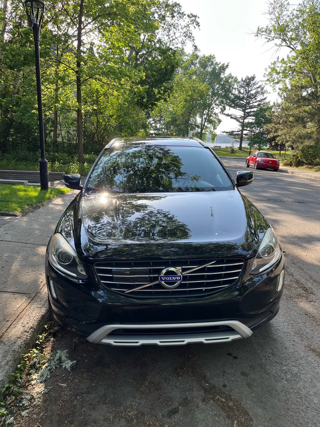 Volvo XC60 dans Autos et camions  à Ville de Montréal - Image 2