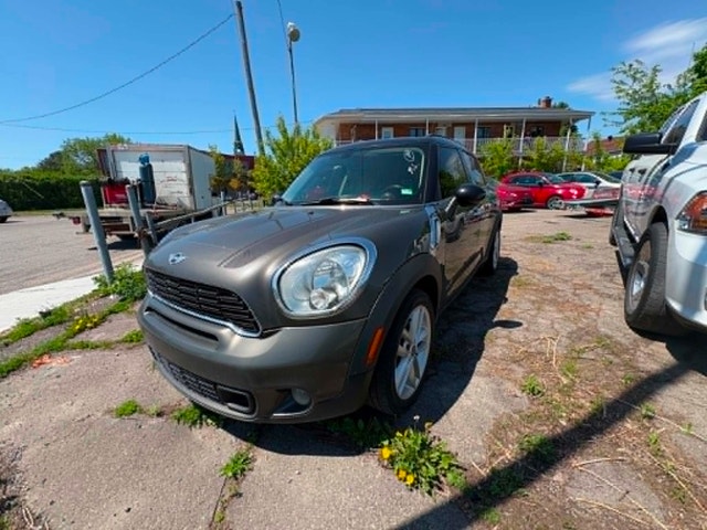 Mini Cooper S Contryman AWD $5995. Rusty 450-820-0550