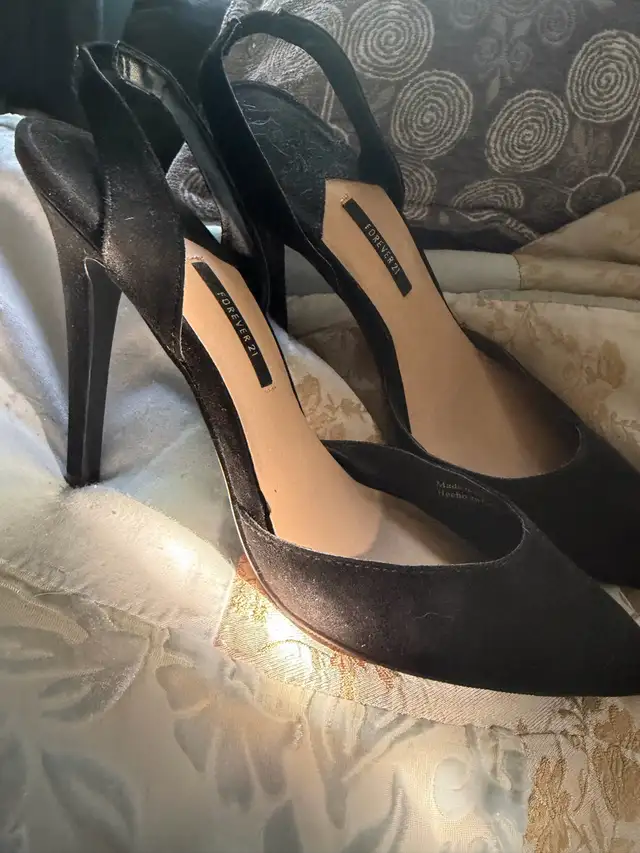 women’s shoes in Women's - Shoes in Mississauga / Peel Region - Image 2