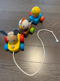 Hape - wooden pull toy - toddler/ baby toy