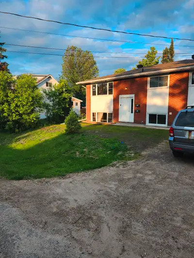 2 Bedroom (Duplex) Rental - Pembroke ON