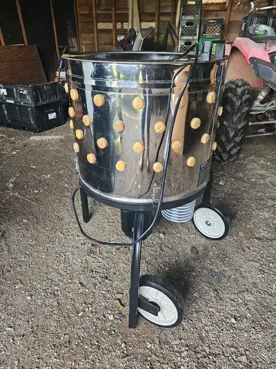 20" chicken plucker for rent: $50/day Scalder available for $35/day, propane included. Cloverdale, N...