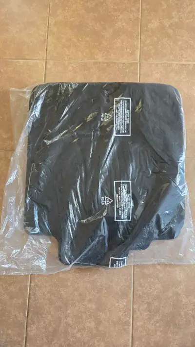 Brand new, never used Lincoln base mat set , Mat set for 2022 Lincoln Navigator/Aviator models. Blac...