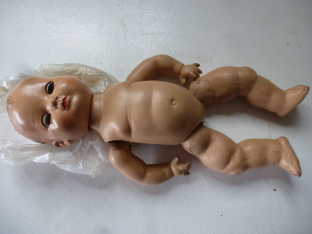 Dolls - vintage free - need repair in Arts & Collectibles in Kingston - Image 4