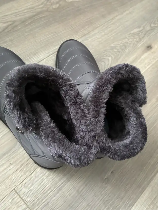 Women’s ankle boots in Women's - Shoes in Calgary - Image 4