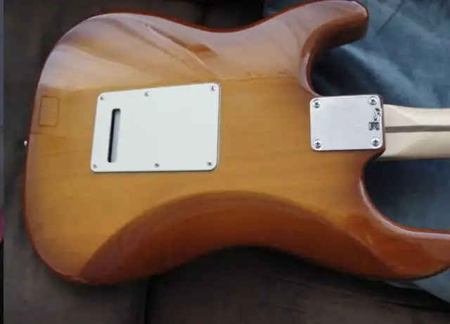 2018 AMERICAN FENDER PERFORMER STRATOCASTER GUITAR MINT $1900 in Guitars in Mississauga / Peel Region - Image 3