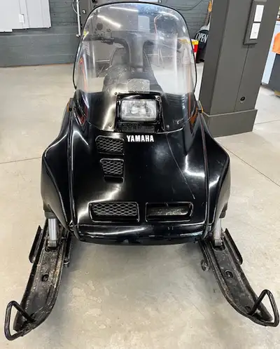 1991 Yamaha Ovation. Good condition, 3485km, electric start, just serviced and ready to go!