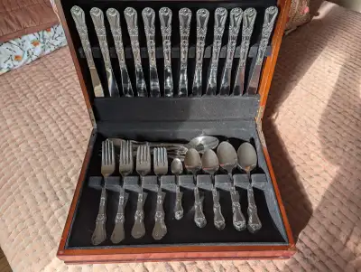 More cutlery than you ever knew you needed! Purchased in the 1990s (from, I think, Sears) but never...
