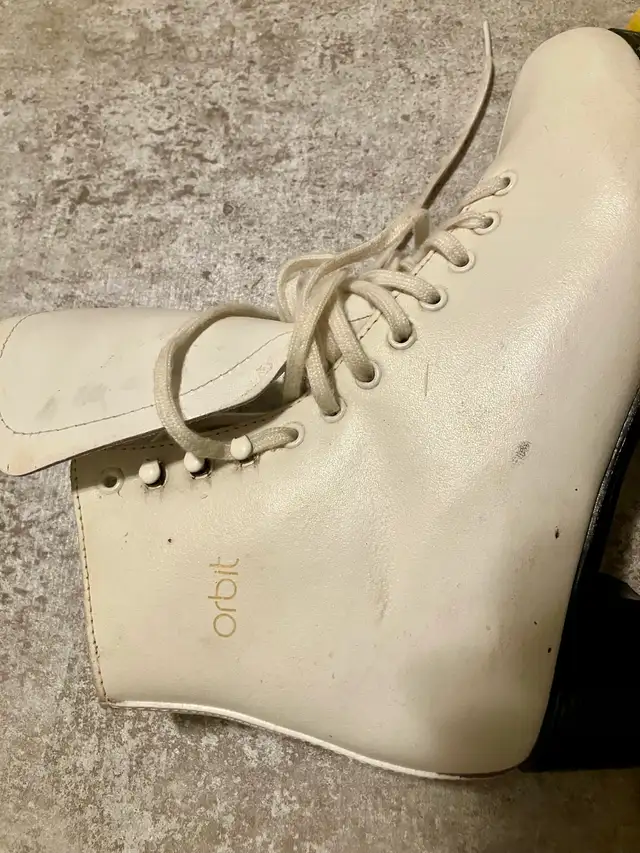 Orbit ice figure skate size 7 in Skates & Blades in Calgary - Image 4
