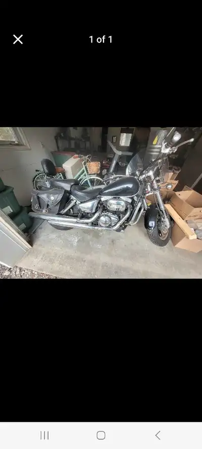 2001 suzuki marauder. New tires. 34,000 kms. Open to trades.