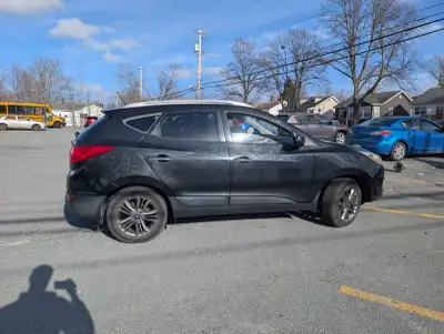 ENGINE KNOCK !!!! 2015 TUCSON GLS 165000KM PANORAMIC ROOF LEATHER 272 WINDMILL ROAD 9A M TILL 5 PM A...