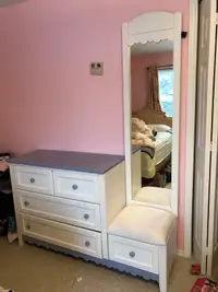 Kids chest of drawer with mirror