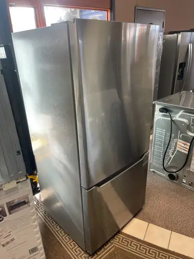 new open box condition Lots of space both in the freezer and the fridge sections at capacity of 5.6c...