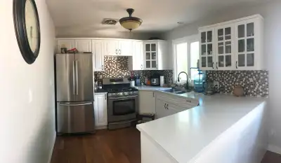 3-bed, 1-bath, utility/internet included near market mall