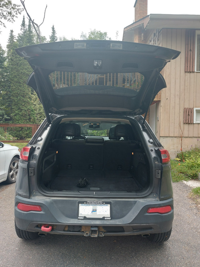 2016 Jeep Cherokee Trailhawk in Cars & Trucks in Prince George - Image 4