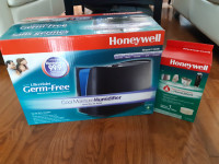 Honeywell UV Germ Free Cool Moisture Humidifier + New Filter