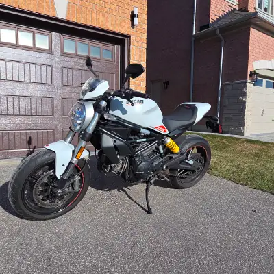 Very good city bike, amazing handling, DESMO service done in 2025 at dealership.