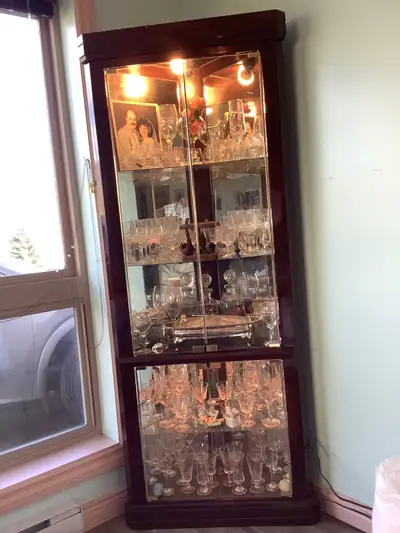 WALL UMIT BUFFET/HUTCH, View more