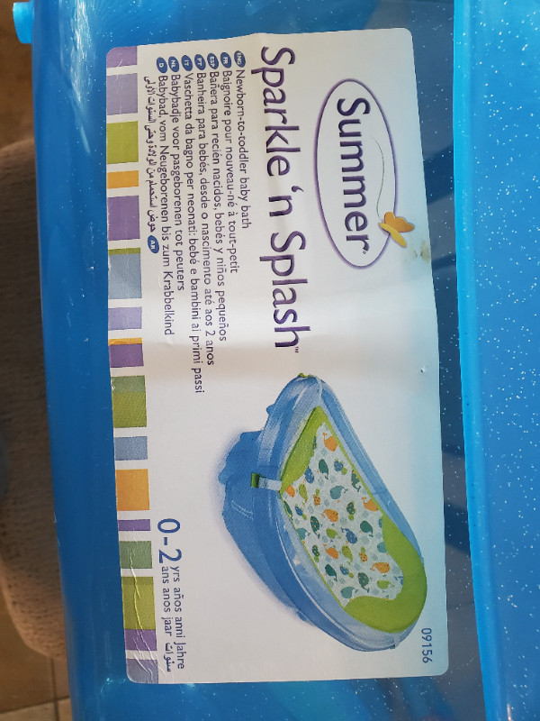 Summer Infant Sparkle N' Splash Baby Bathtub in Bathing & Changing in Edmonton