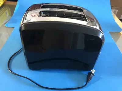 Black & Decker 2 slice Toaster T2030 850W in Great condition $25, View more