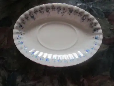 $800.00 (includes GST/HST + Shipping) for this Royal Albert MEMORY LANE fine bone china set for 4 Th...