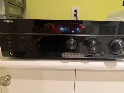Insignia NS-R5101HD 5.1 Home Theater Receiver. Powers on and works properly HDMI inputs and multiple...