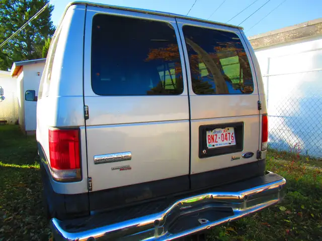 2011 Ford E3500 van604128078820823042