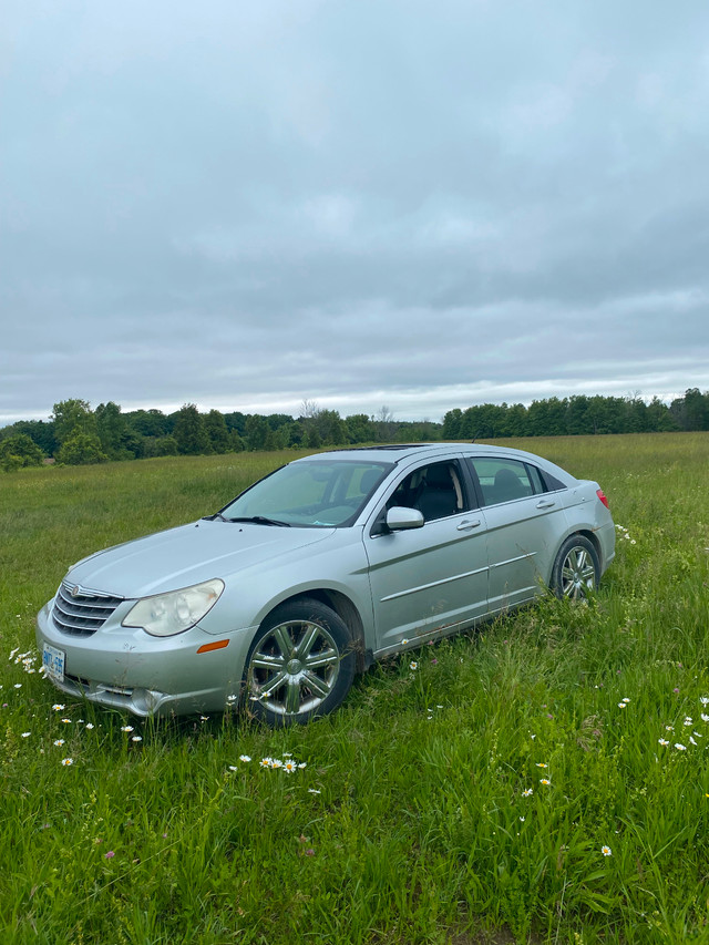 2010 Chrysler Sebring Limited Edition in Cars & Trucks in Oshawa / Durham Region - Image 2