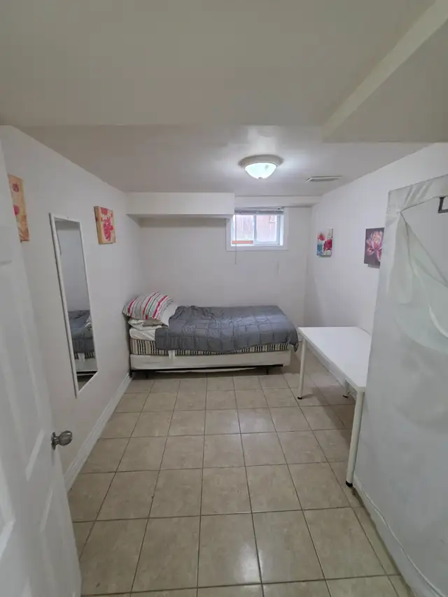 **FULLY FURNISHED ROOM FOR RENT – Wilson & Bathurst** in Room Rentals & Roommates in City of Toronto - Image 2