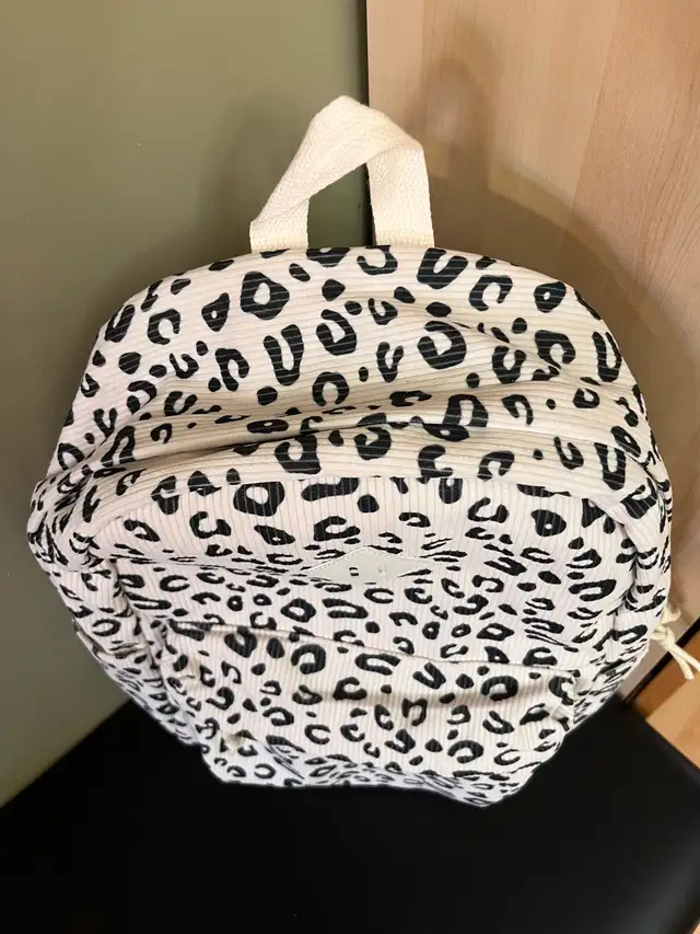 Brand NEW — Large 17” Backpack Travel Bag School in Bags & Luggage in City of Toronto - Image 3