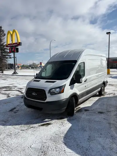 Selling a reliable and well-maintained 2017 Ford Transit 250 High Roof. Perfect for work, delivery,...