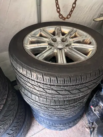 Came off a 2009 Chrysler Aspen same as Durango tires have cracking 20in rims