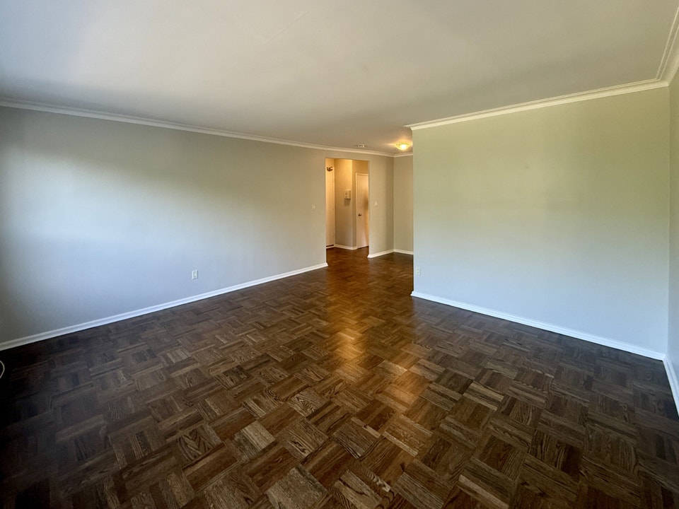 Two Bedroom apartment for rent on Bayview south of Davisville 2